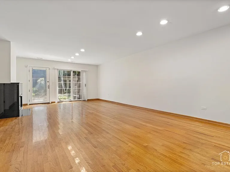 1812 S Dearborn St #10 — Photo 10
