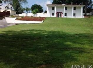 2935 Leland Dr, Belleville, IL 62226