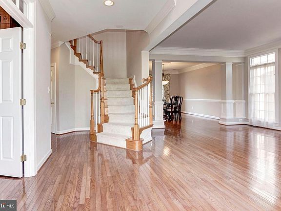 3rd image of 10115 Ratcliffe Manor Dr