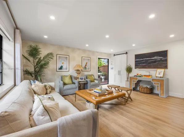 11537 SW 64th St #A83, Miami, FL 33173