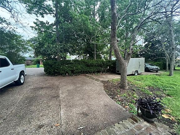 3rd image of 2810 Amigo Ave