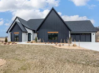 10178 Mackenzie Rdg, Dubuque, IA 52003