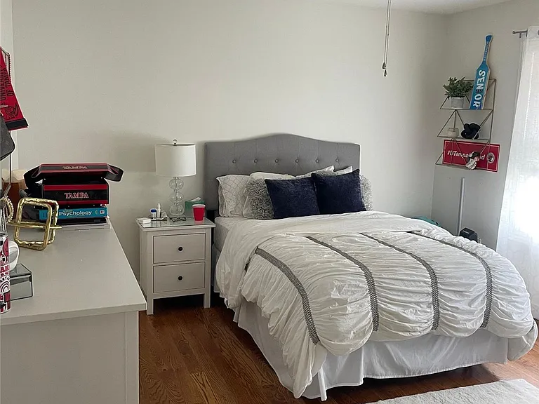 11 Charlotte Pl — Photo 26