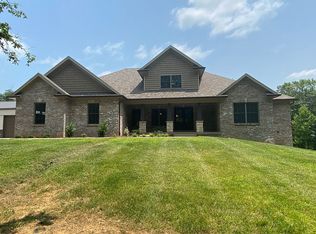210 River Cliff Dr, Mount Washington, KY 40047