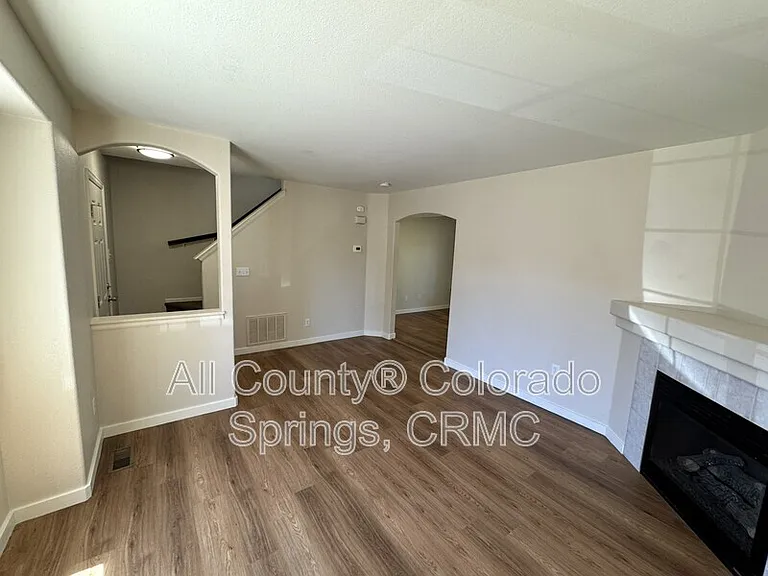 235 Ellers Grv — Photo 9