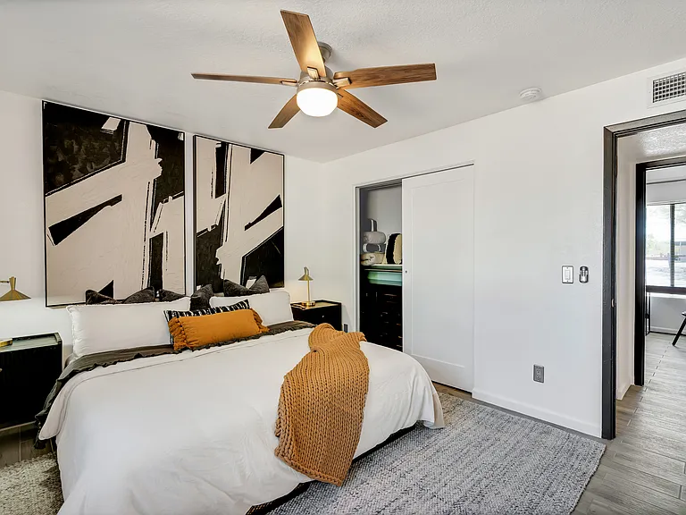 618 W Pine St — Photo 16