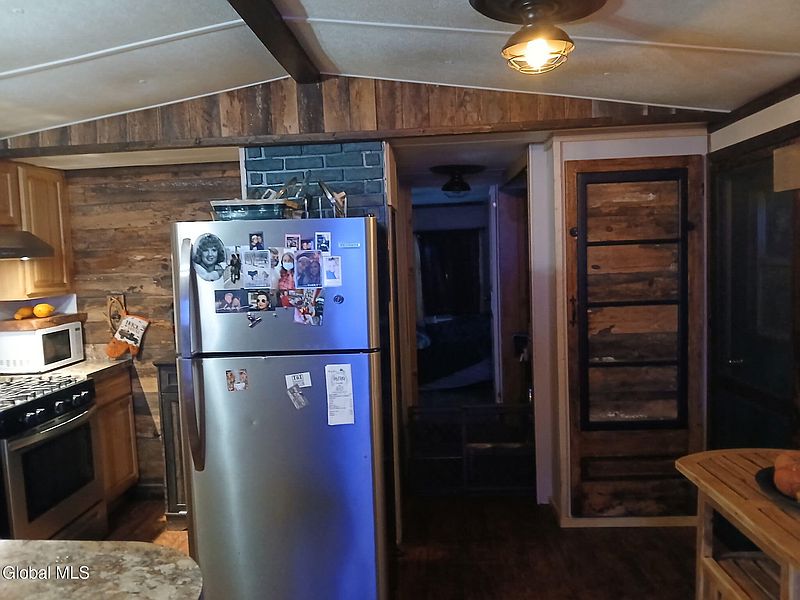 4th image of 257 Hadley Road