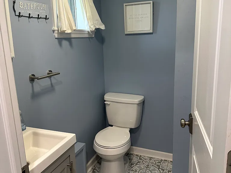 1466 Saint John Rd — Photo 6