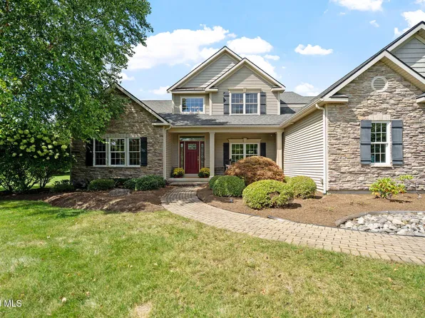 42 Tipperary Way, Ballston Lake, NY 12019