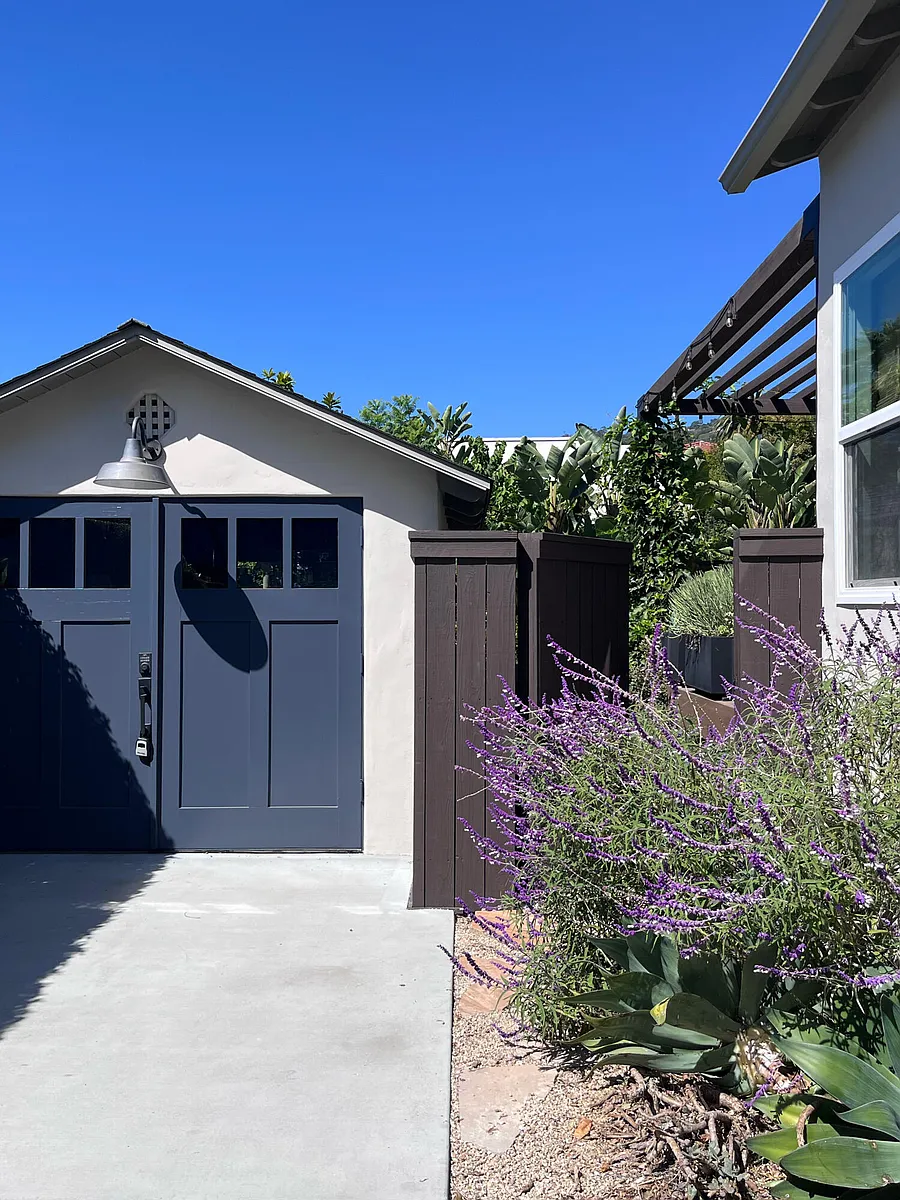 Building Photo - 1111 E Ortega St