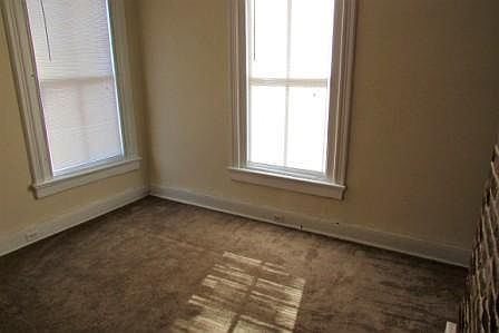 4th image of 17 E Grace St APT D