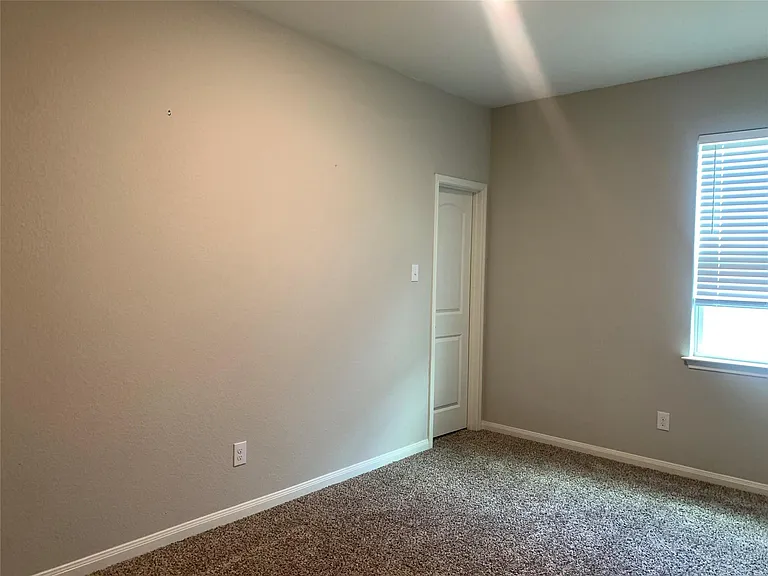 509 Congress Way — Photo 34