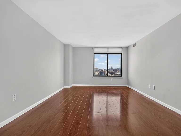 700 1st St #15F — Photo 7