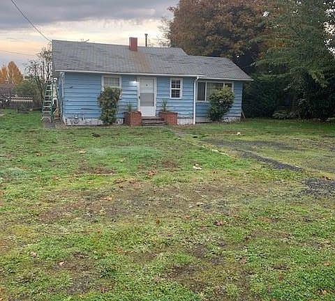 another view of the front of the house