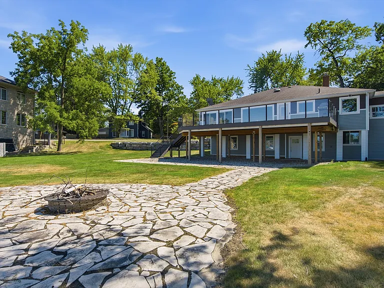 2200 S Long Lake Rd — Photo 55