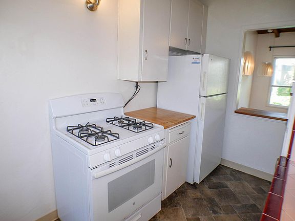 5th image of 813 Loring St #1