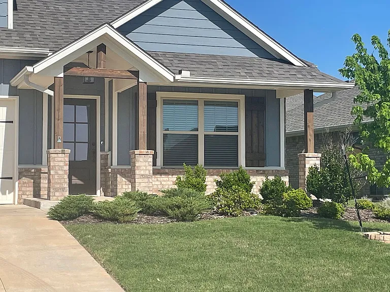 2916 Cypress Springs Blvd — Photo 2