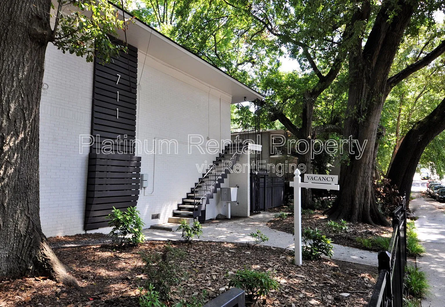 1 bed, 1.0 bath, 550 sqft, $925 — Photo 1