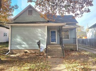 705 S 11th St, Herrin, IL 62948