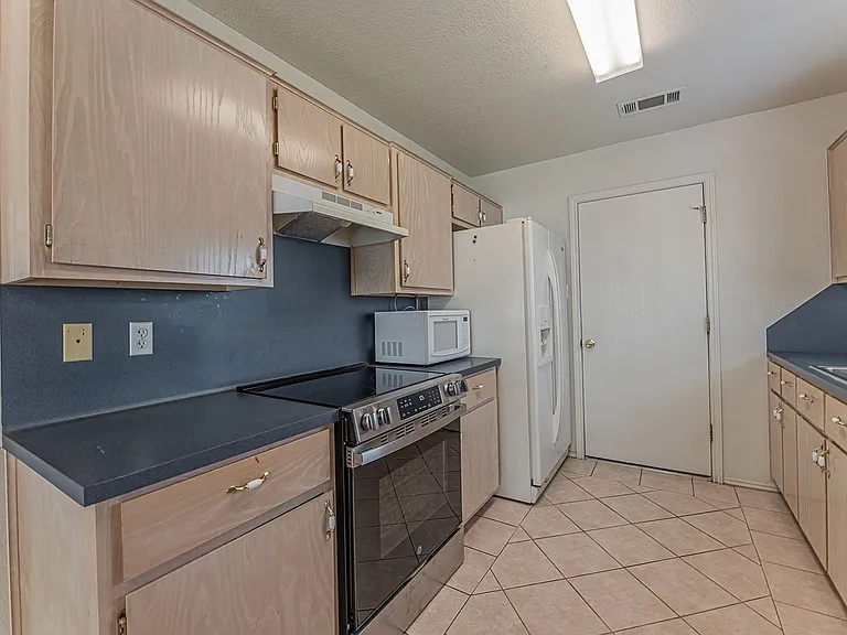 4409 Bowles Dr — Photo 22