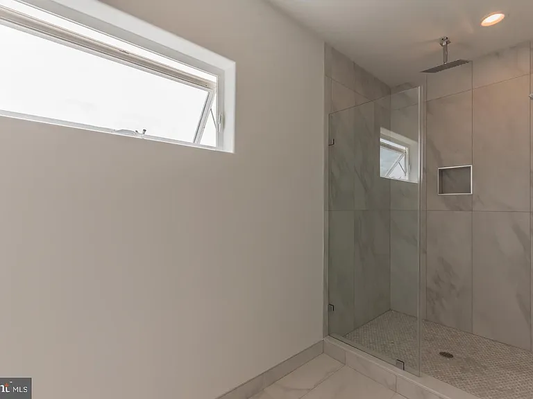 1335 S Bouvier St — Photo 15