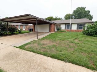 1609 NE 4th St, Moore, OK 73160