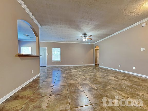 4th image of 25303 Laurel Green St