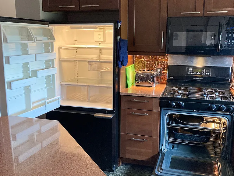 Kitchen A (10x10)
Island in Left Foreground
Dimmable Under Cabinet Lighting
Refrigerator, Gas Stove and Toaster
Two Slice Toaster