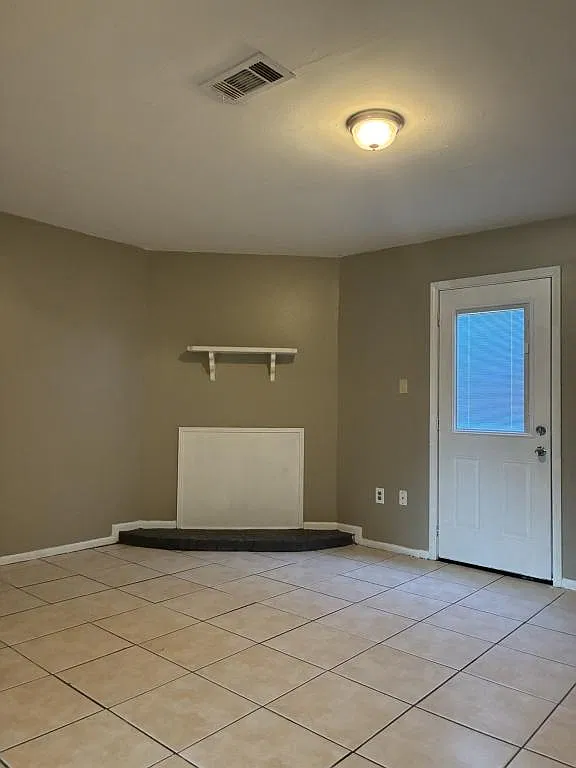 1302 Jasper Ave — Photo 4