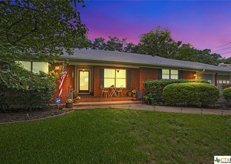 1st image of 3102 El Camino Dr