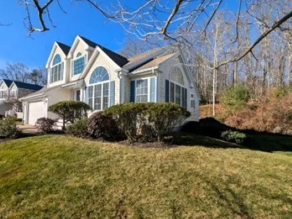 33 Augusta Way, Dover, NH 03820