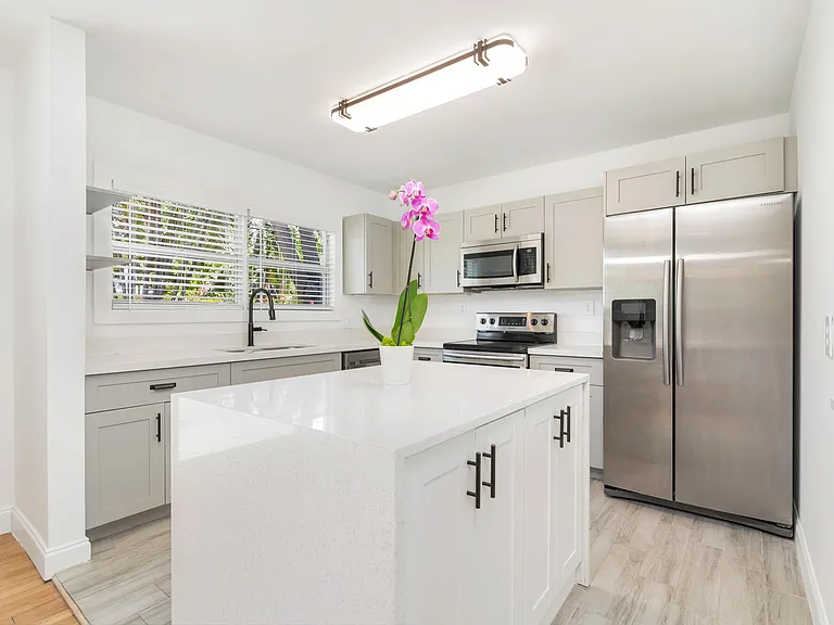 304 Wellesley Dr — Photo 9