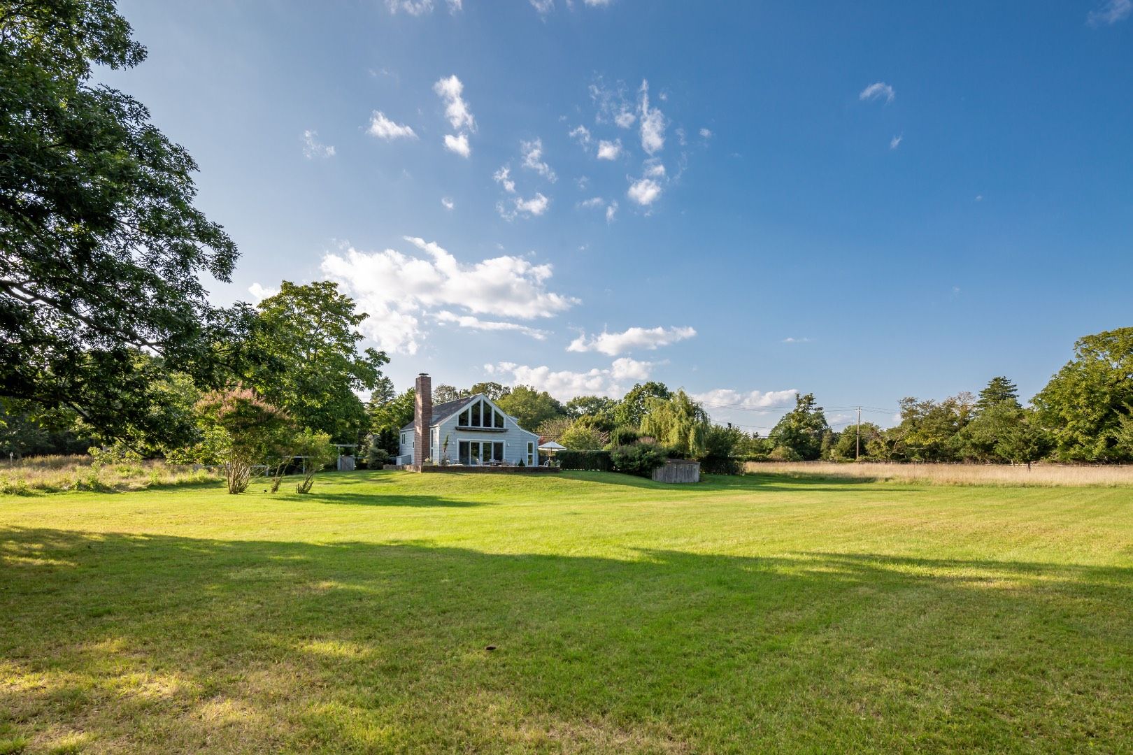  Expansive Lawn