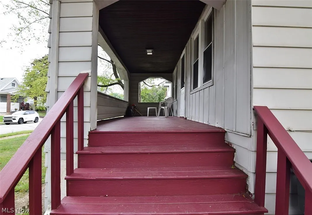 3 bed, 2.0 bath, 1200 sqft, $1,999 — Photo 3