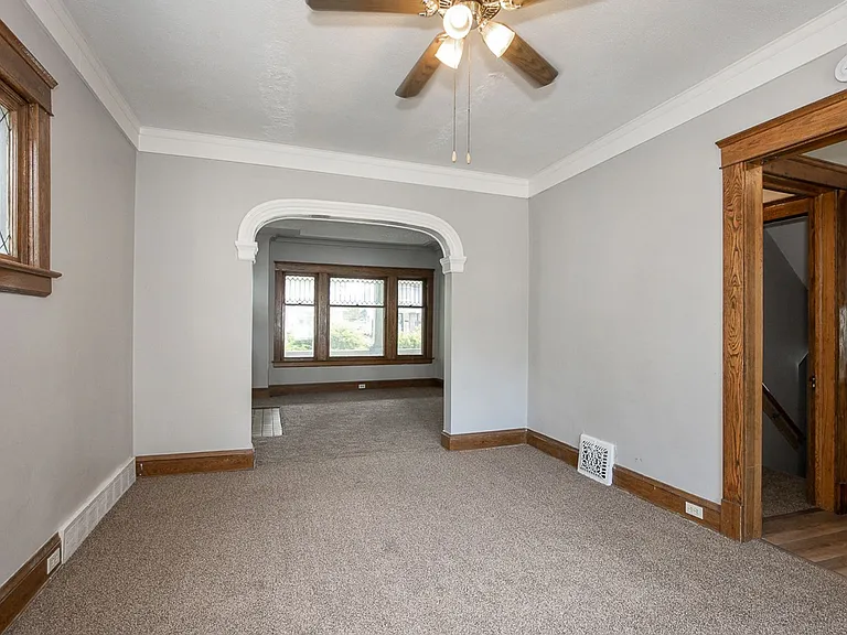 15401 Grovewood Ave — Photo 6