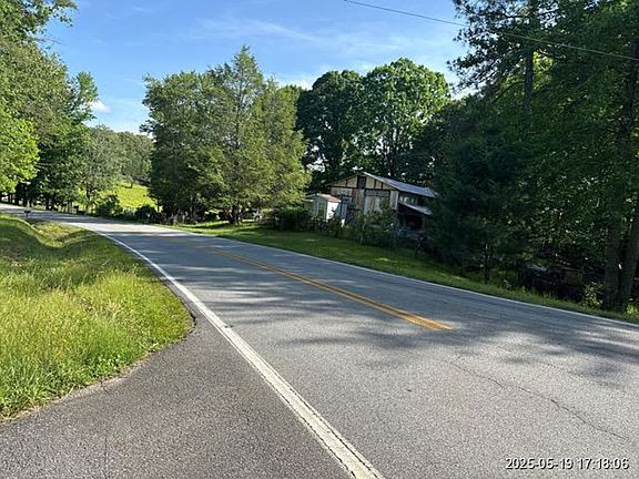 Exterior Neighborhood (street photo)