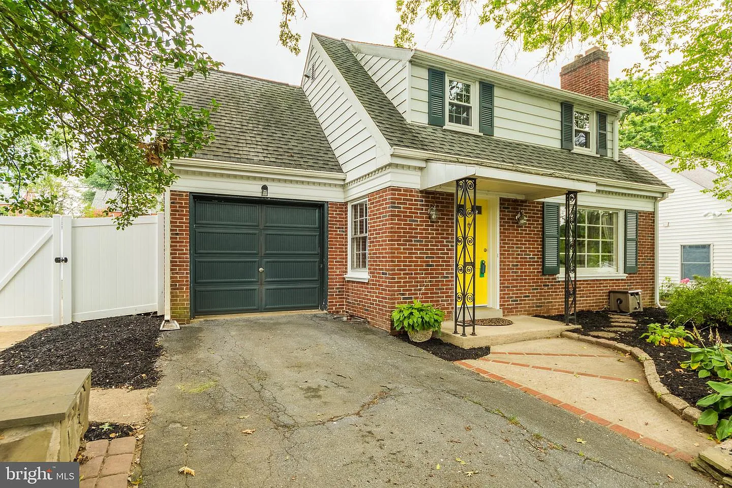 1311 Meadowcreek Ln photo 1