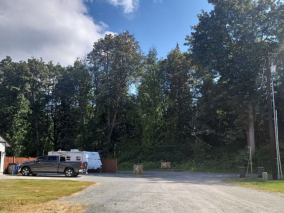 4th image of 18423 96th Dr NW