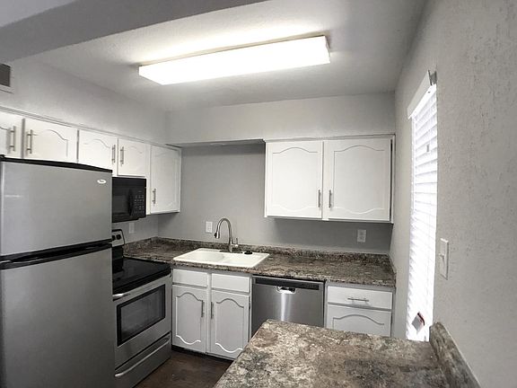 3rd image of 4114 Avondale Ave APT 3B