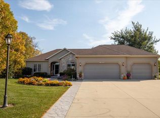 W176S8640 Nature Ct, Muskego, WI 53150