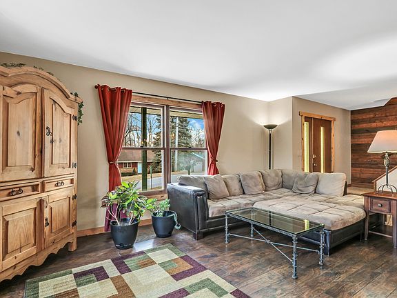 5th image of 26032 W Leland Ave