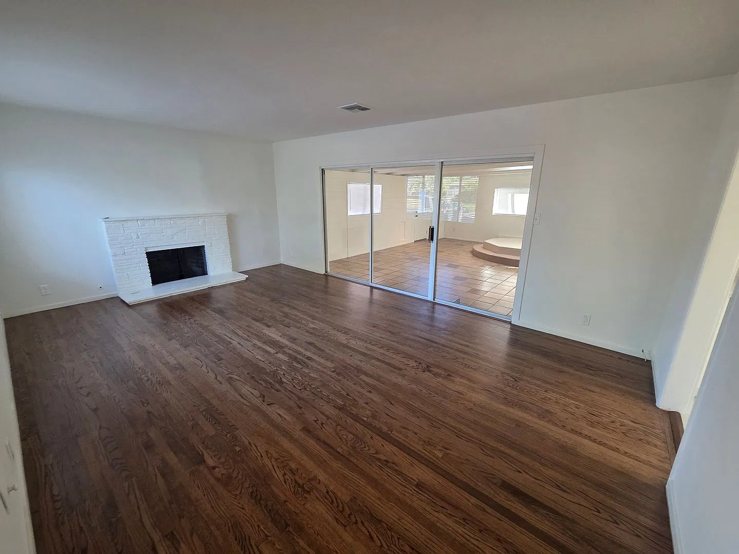 Huge Fully Renovated House in West Covina! — Photo 4
