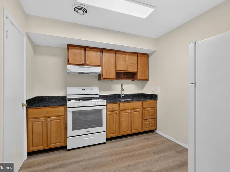 5990 Henry Ave #2 — Photo 12