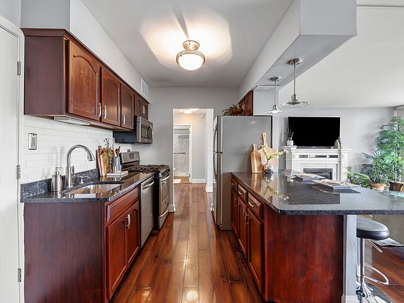 5th image of 40 N Tower Rd APT 14L