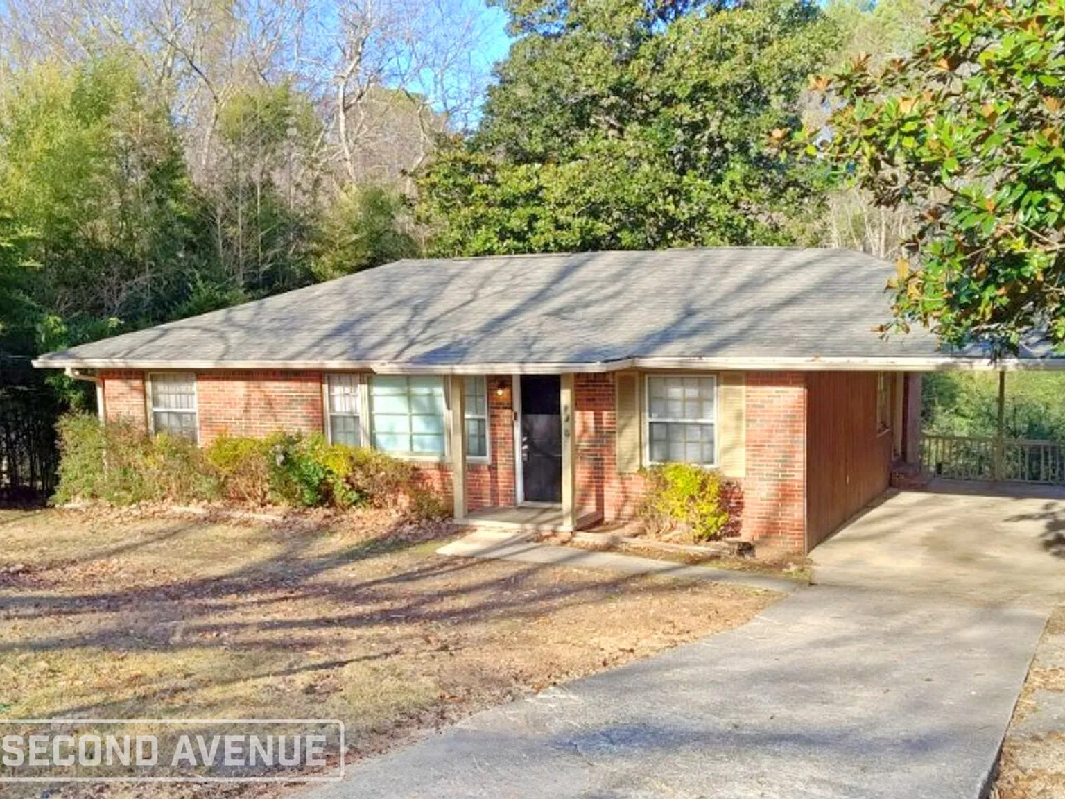 3 bed, 1.0 bath, 1199 sqft, $995 — Photo 1
