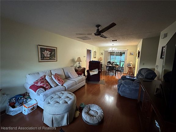 3rd image of 106 Jasmine St