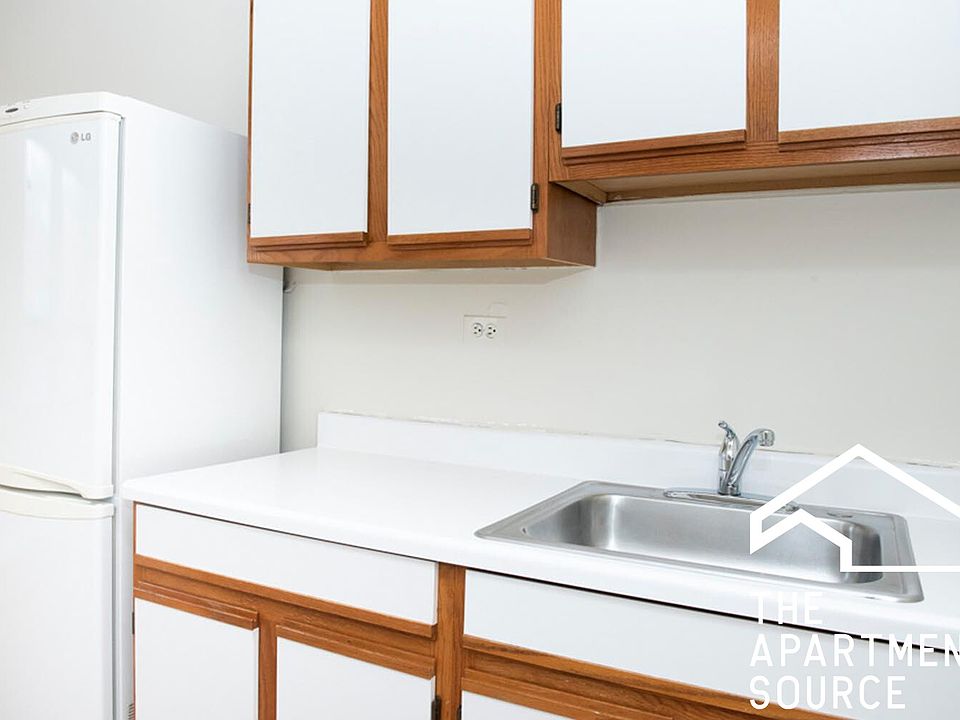 1st image of 3341 N Marshfield Ave #401C