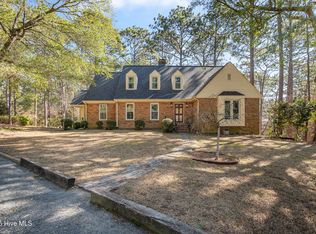 906 Robinwood Rd, Aberdeen, NC 28315