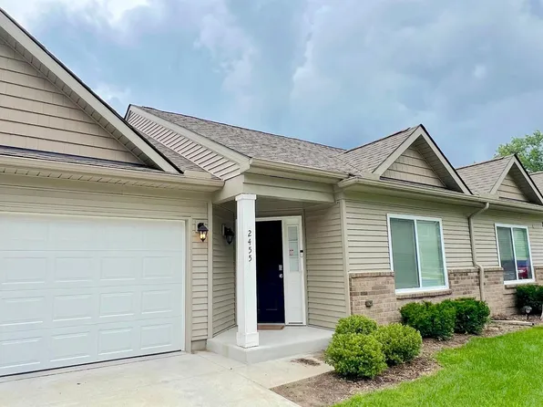 2455 Hatchery Crossing Dr, Waterford, MI 48329
