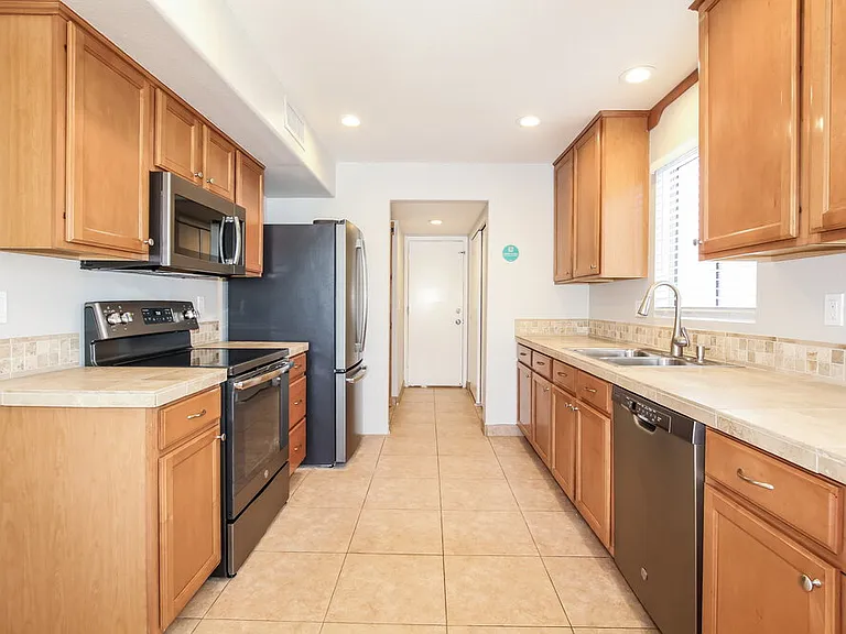 536 E Marco Polo Rd — Photo 5